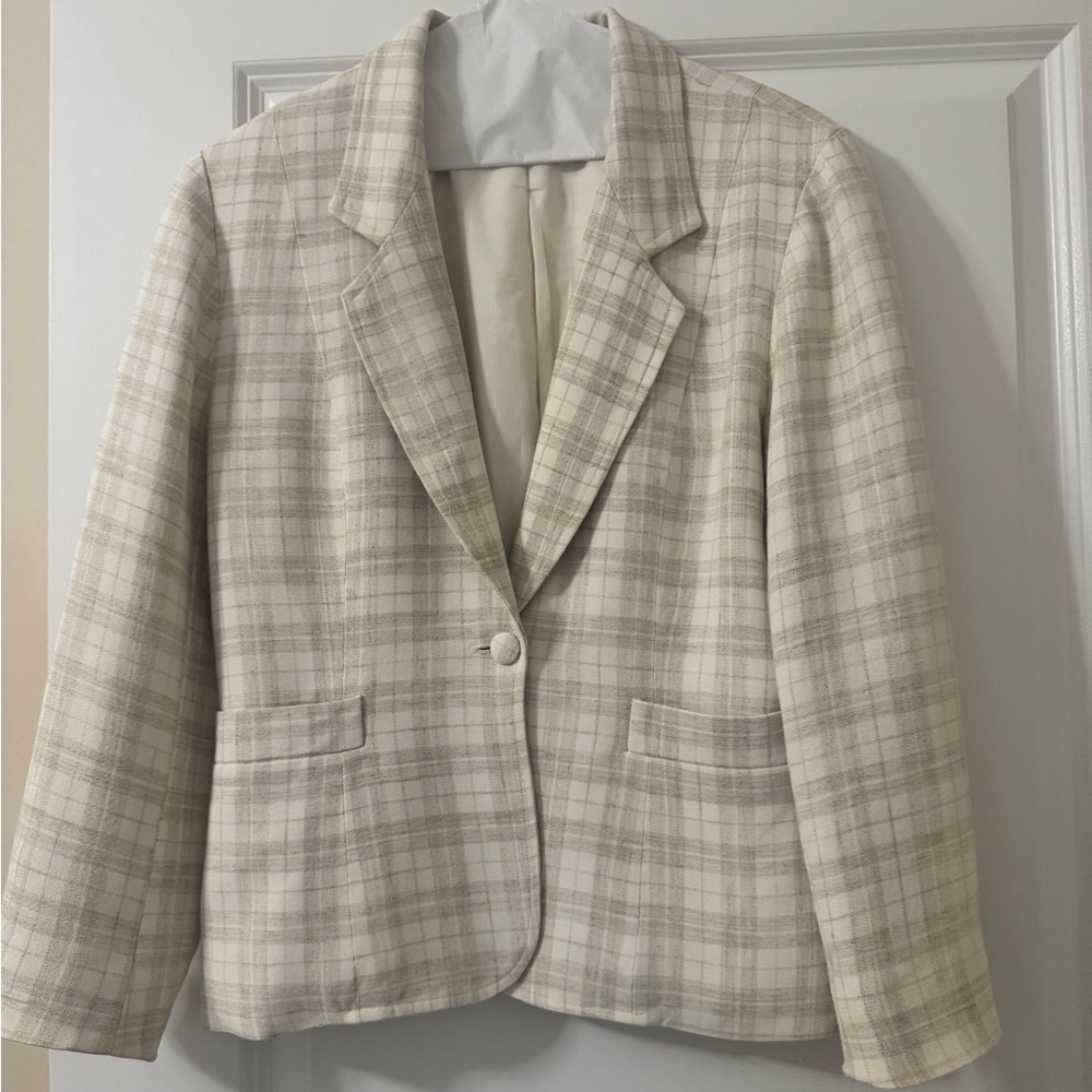 Cream Tan Plaid Blazer with Structured Shoulders